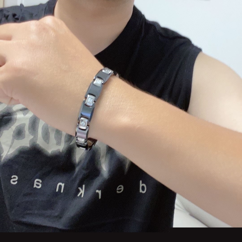 Ca*t*er bracelets